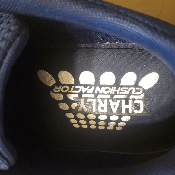 Blue athletic sneakers 👟 - Picture 6 of 9